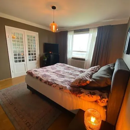 Apartment Charming Two Bedroom In Vesturbaer Donwtown Reykjavik